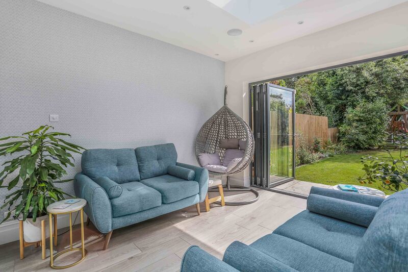 Grosvenor Avenue, SM5