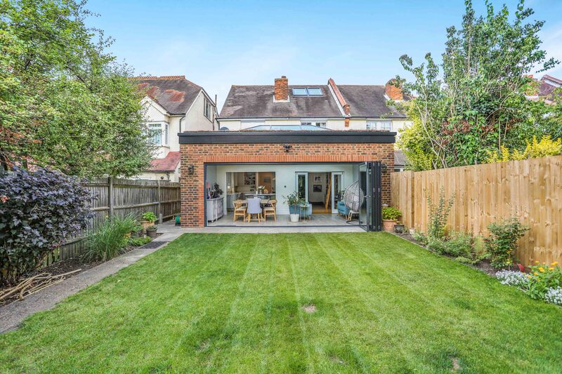 Grosvenor Avenue, SM5